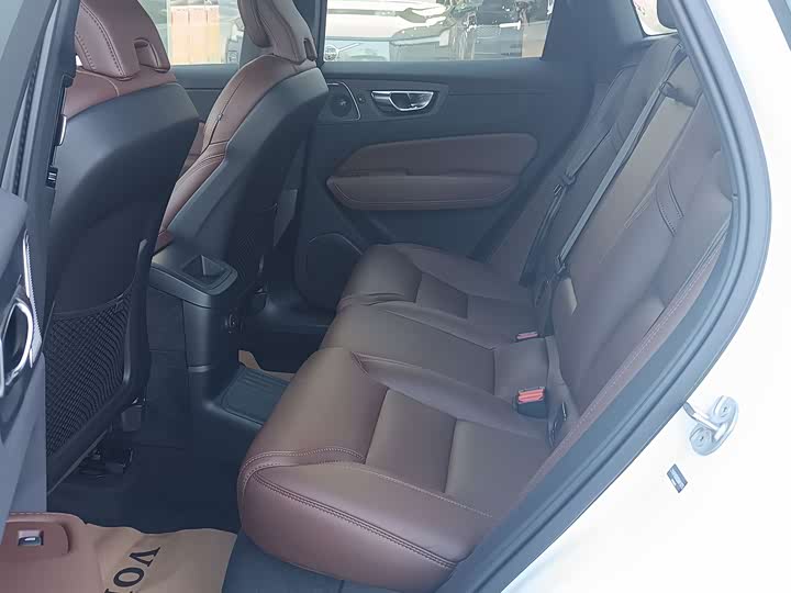 Фото 8 - Volvo XC60 Hybrid