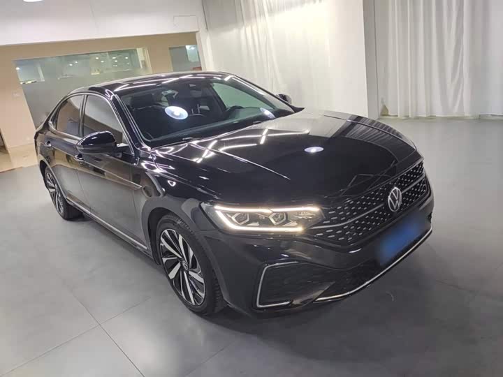 Фото 4 - Volkswagen Passat