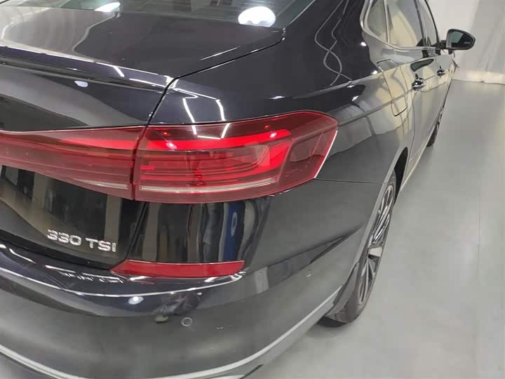 Фото 8 - Volkswagen Passat