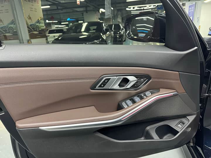 Фото 4 - BMW 3 Series