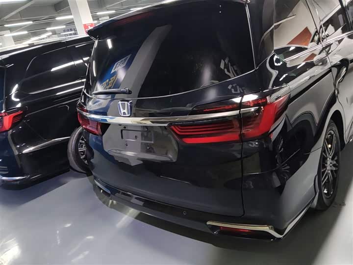 Фото 6 - Honda Odyssey