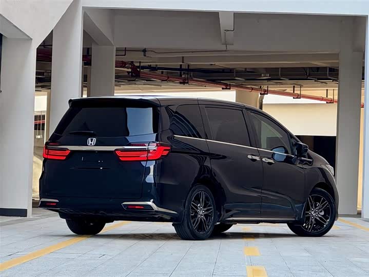 Фото 7 - Honda Odyssey