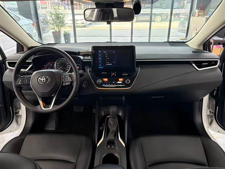 Фото 6 - Toyota Corolla