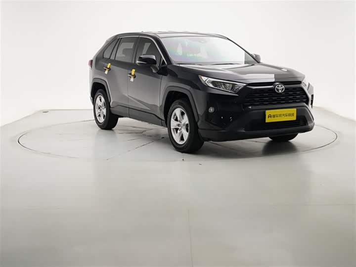 Фото 4 - Toyota RAV4