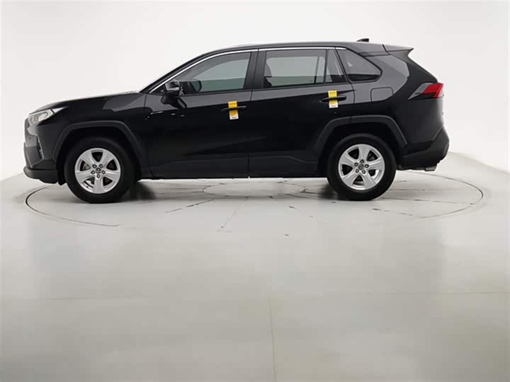 Фото 5 - Toyota RAV4