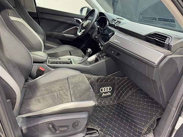 Фото 8 - Audi Q3