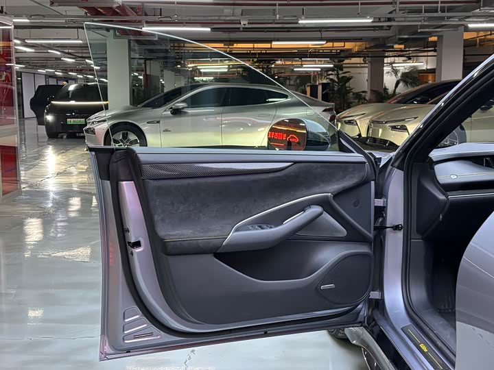 Фото 6 - Xiaomi SU7 Ultra