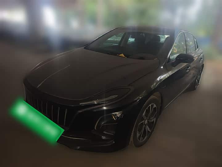 Фото 1 - Hongqi E-QM5