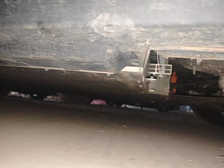 Фото 2 - Hongqi E-QM5