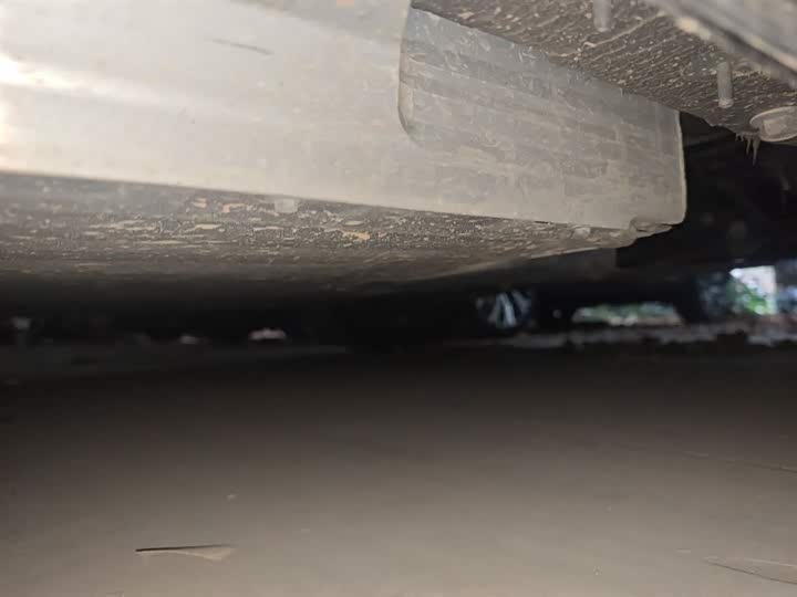 Фото 6 - Hongqi E-QM5