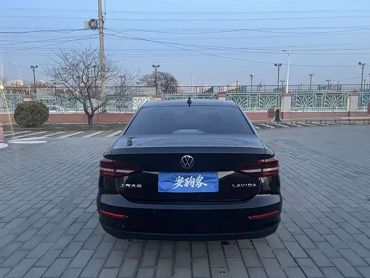 Фото 7 - Volkswagen Lavida