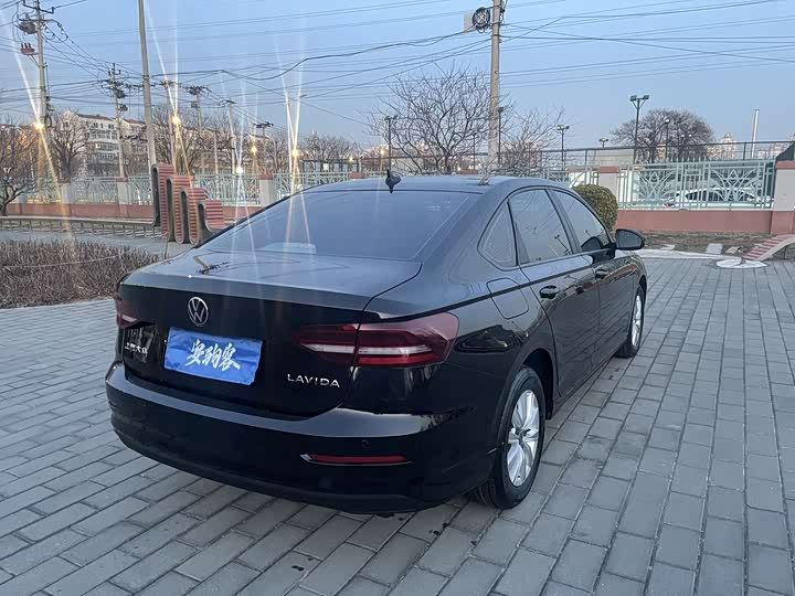 Фото 8 - Volkswagen Lavida