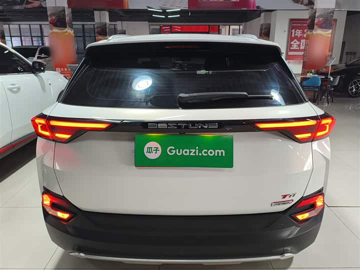 Фото 6 - Bestune T77