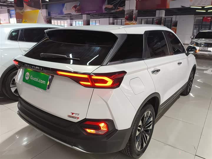 Фото 7 - Bestune T77