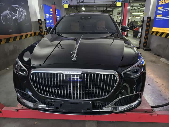 Фото 2 - Mercedes-Benz Maybach S-Class