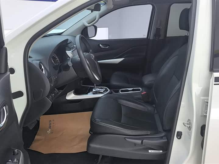 Фото 9 - Nissan Terra