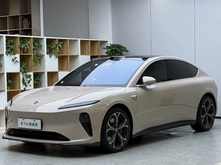 Фото 1 - Nio ET5