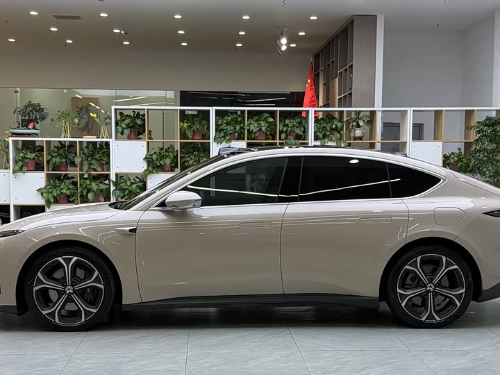 Фото 3 - Nio ET5