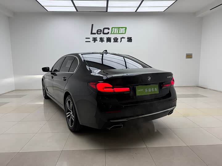 Фото 6 - BMW 5 Series