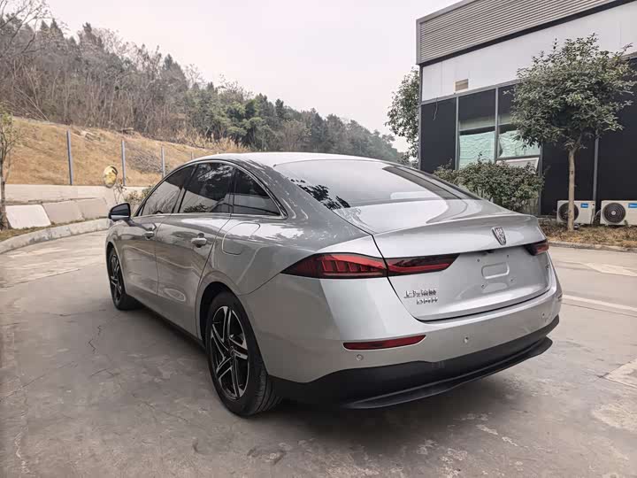 Фото 6 - Roewe D7