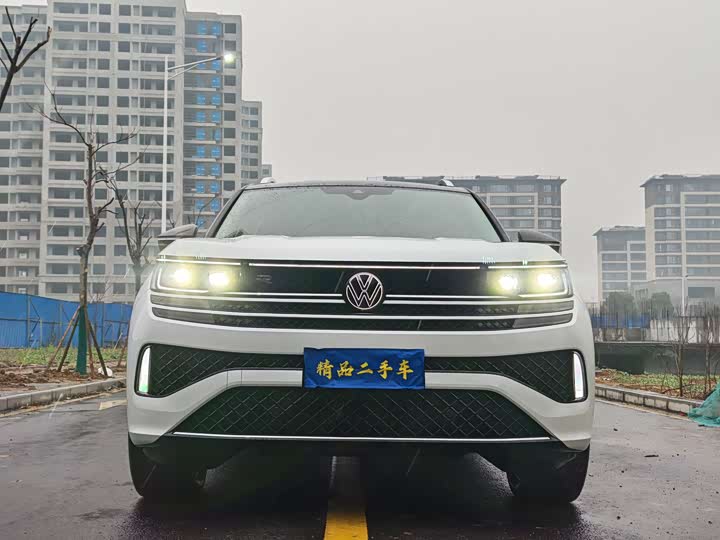 Фото 2 - Volkswagen Tavendor