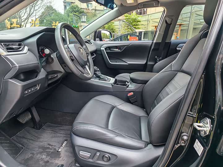 Фото 4 - Toyota Wildlander