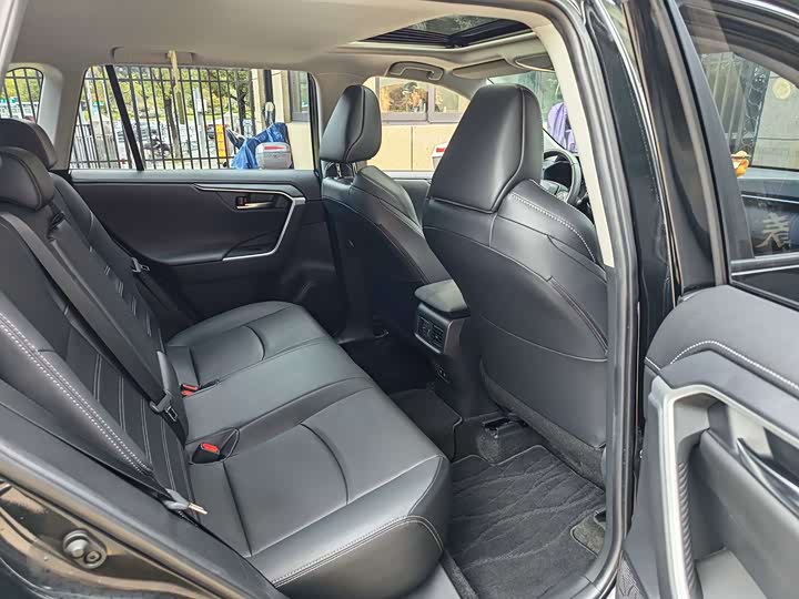 Фото 6 - Toyota Wildlander