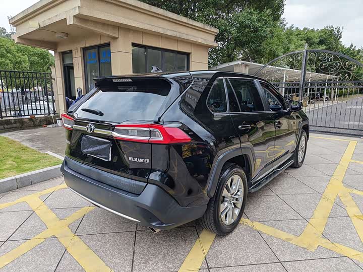 Фото 9 - Toyota Wildlander