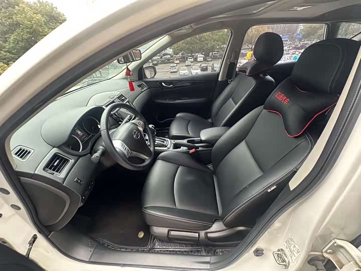 Фото 6 - Nissan Tiida