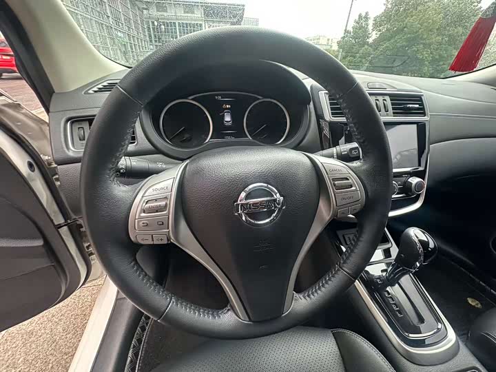 Фото 7 - Nissan Tiida