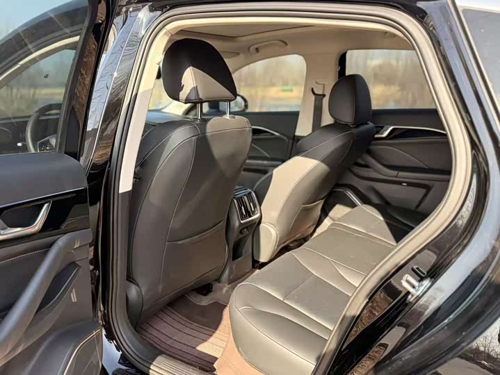 Фото 5 - Bestune B70