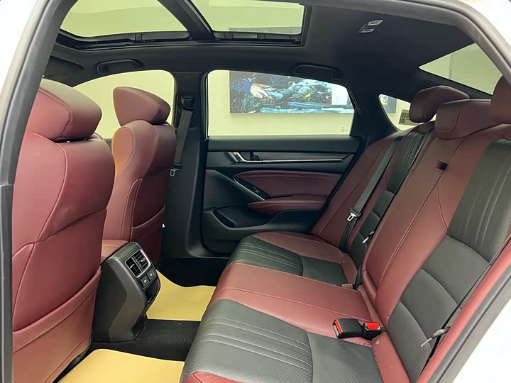 Фото 8 - Honda Inspire