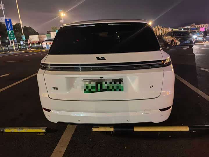 Фото 8 - LiXiang L7