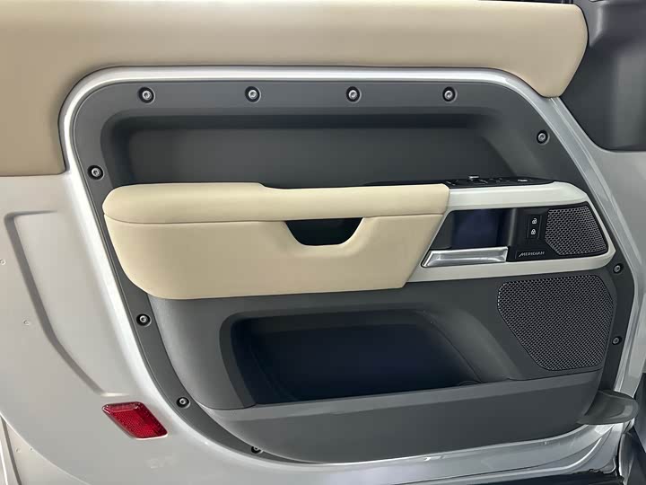 Фото 5 - Land Rover Defender