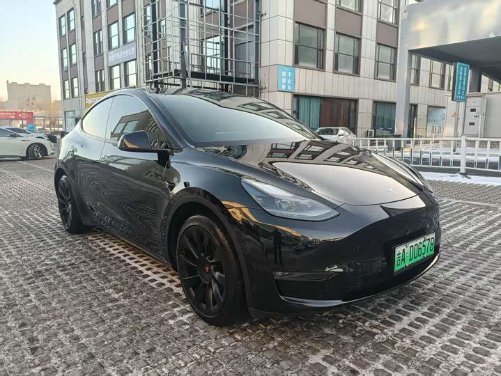 Фото 2 - Tesla Model Y
