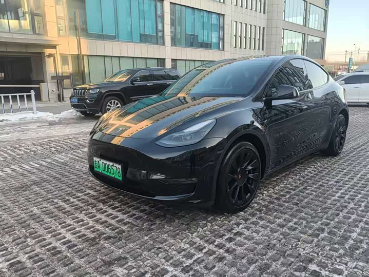 Фото 3 - Tesla Model Y