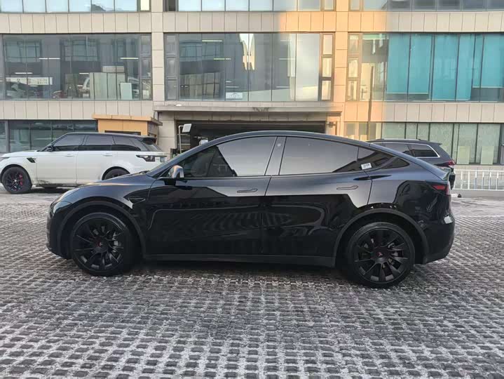 Фото 4 - Tesla Model Y