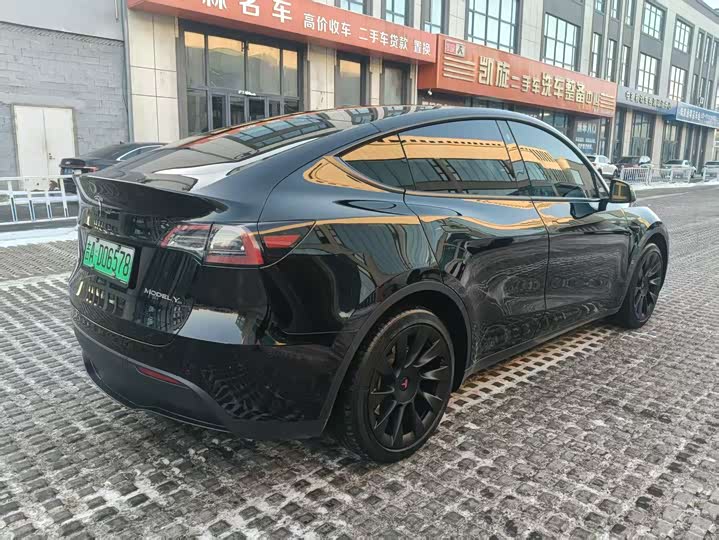 Фото 8 - Tesla Model Y