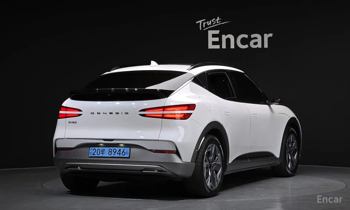 Фото 2 - Genesis GV60