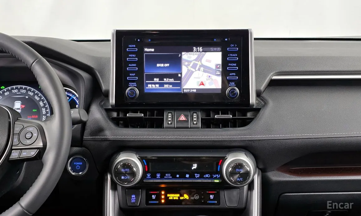 Фото 14 - Toyota RAV4