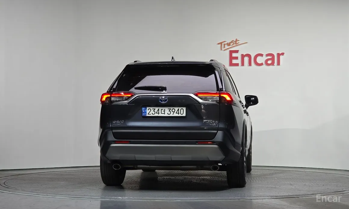 Фото 4 - Toyota RAV4