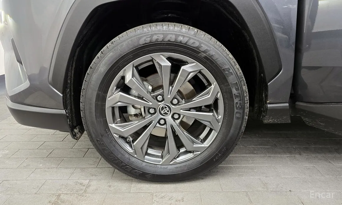 Фото 5 - Toyota RAV4