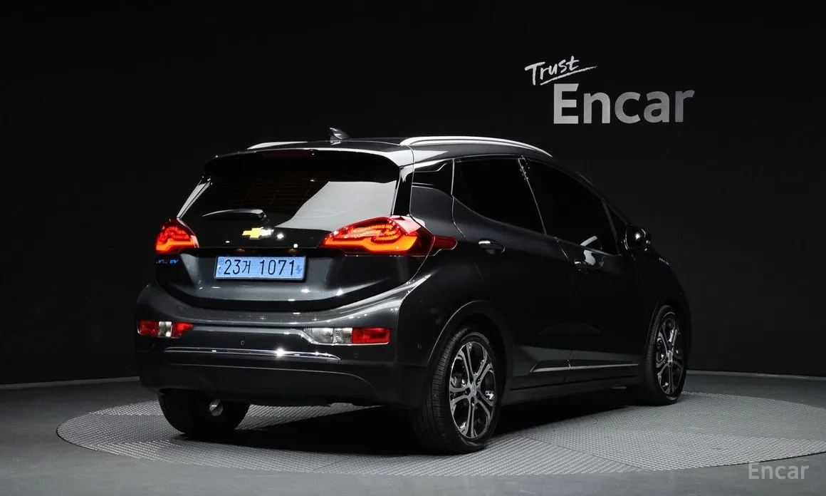 Фото 2 - Chevrolet Bolt EV