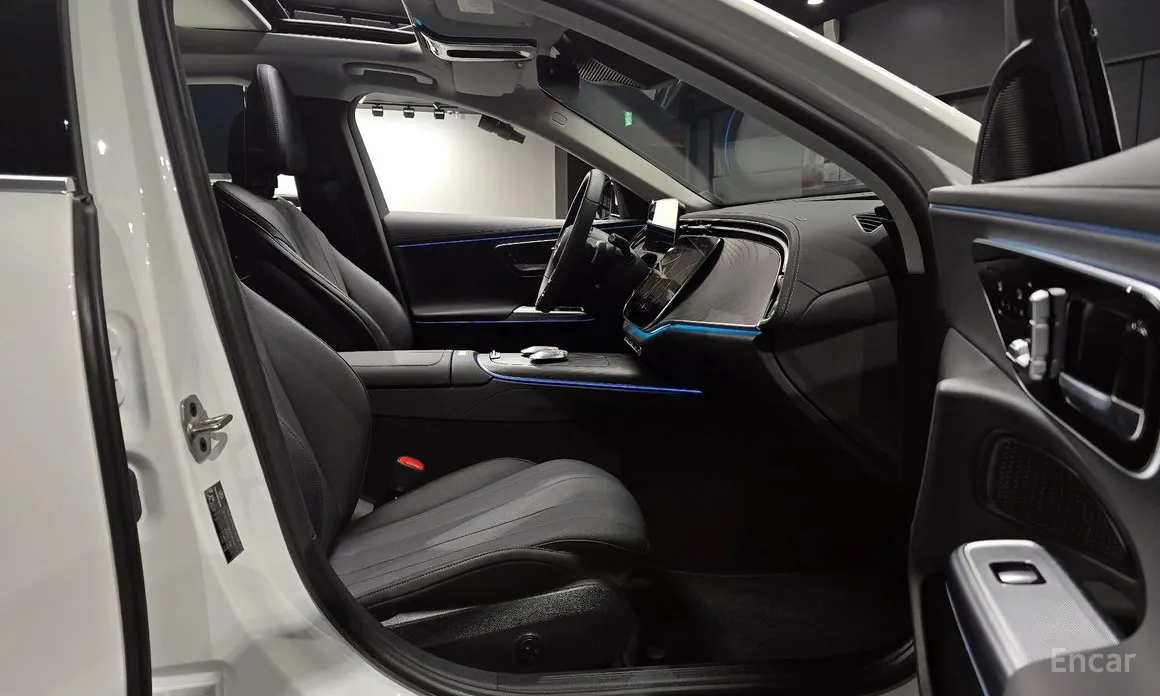 Фото 11 - Mercedes-Benz E-Class