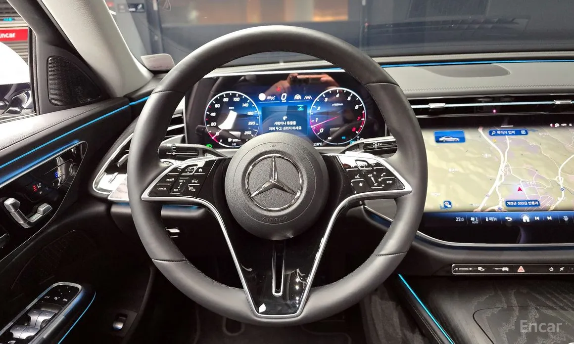 Фото 13 - Mercedes-Benz E-Class