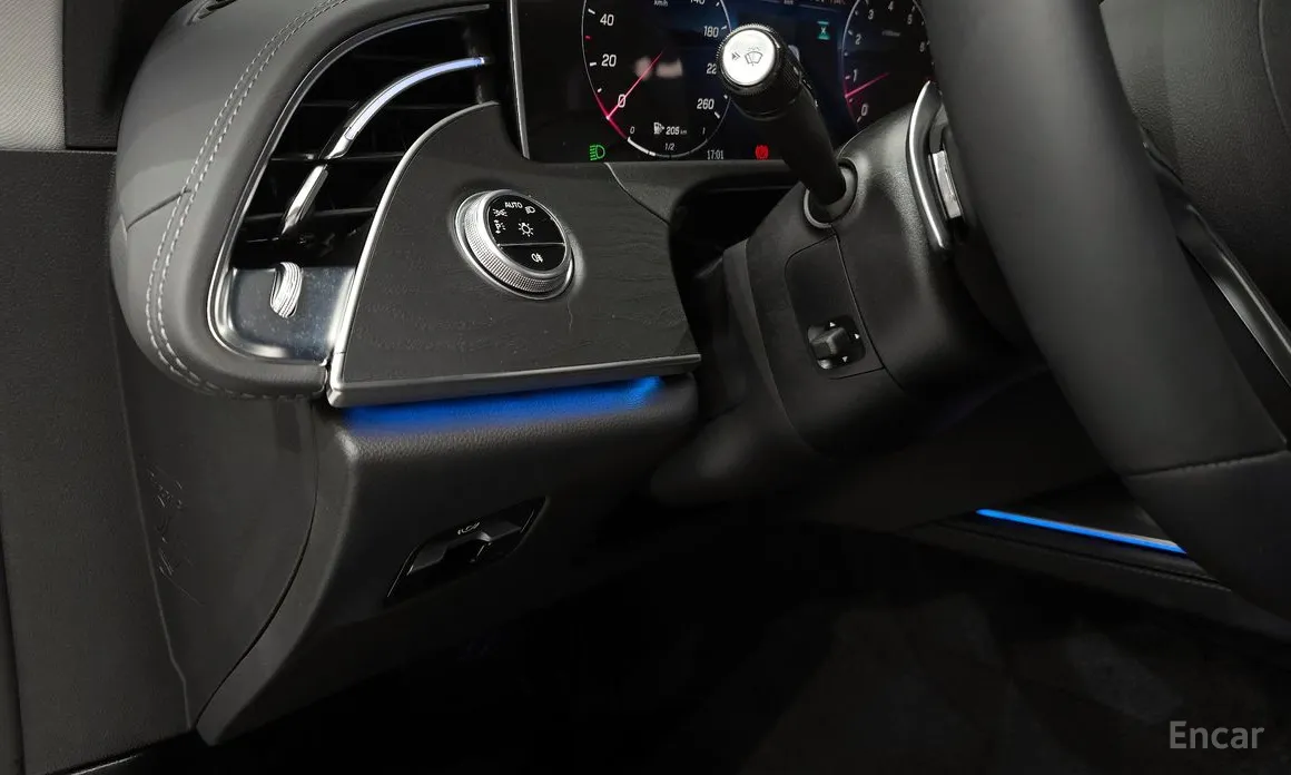 Фото 17 - Mercedes-Benz E-Class