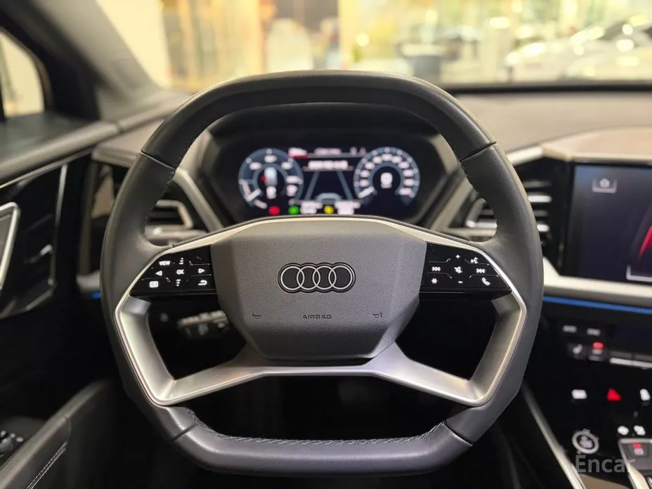 Фото 12 - Audi Q4 e-tron