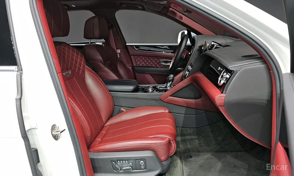 Фото 10 - Bentley Bentayga