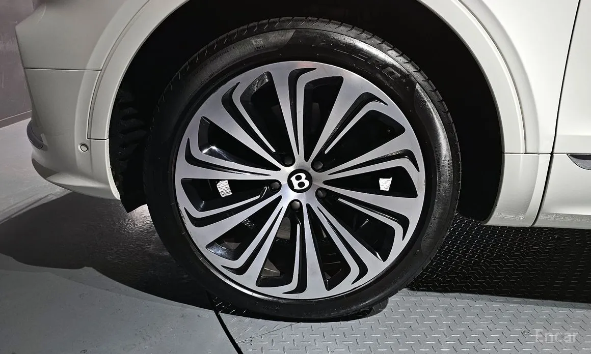 Фото 5 - Bentley Bentayga