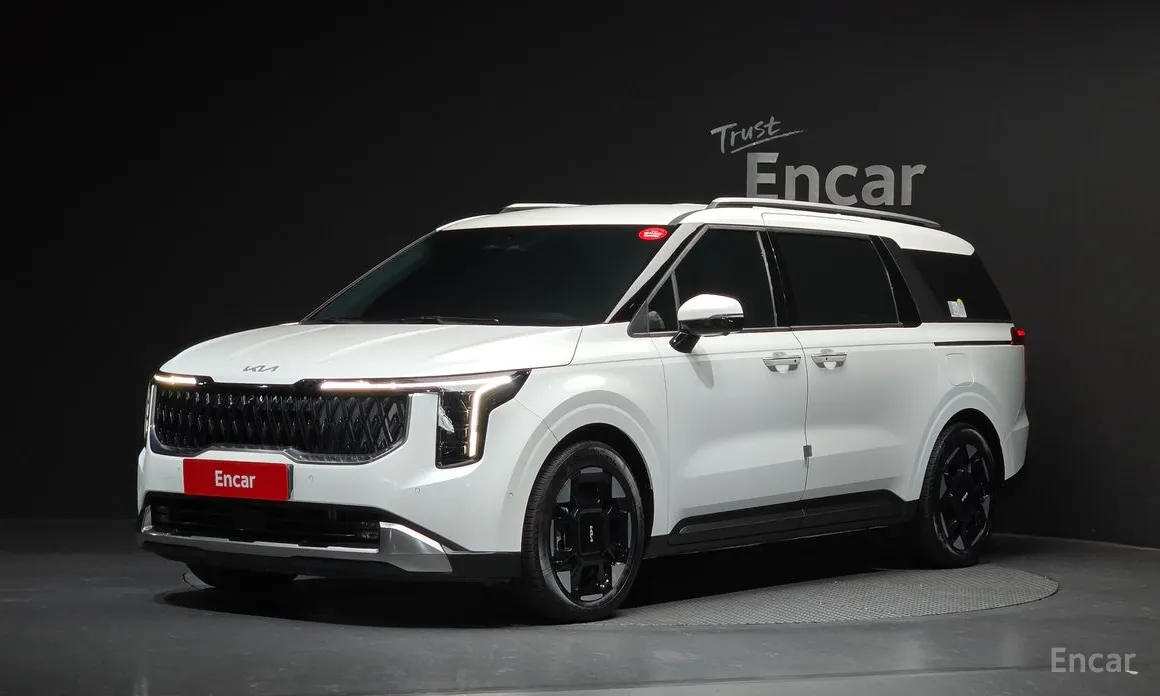 Фото 1 - Kia Carnival